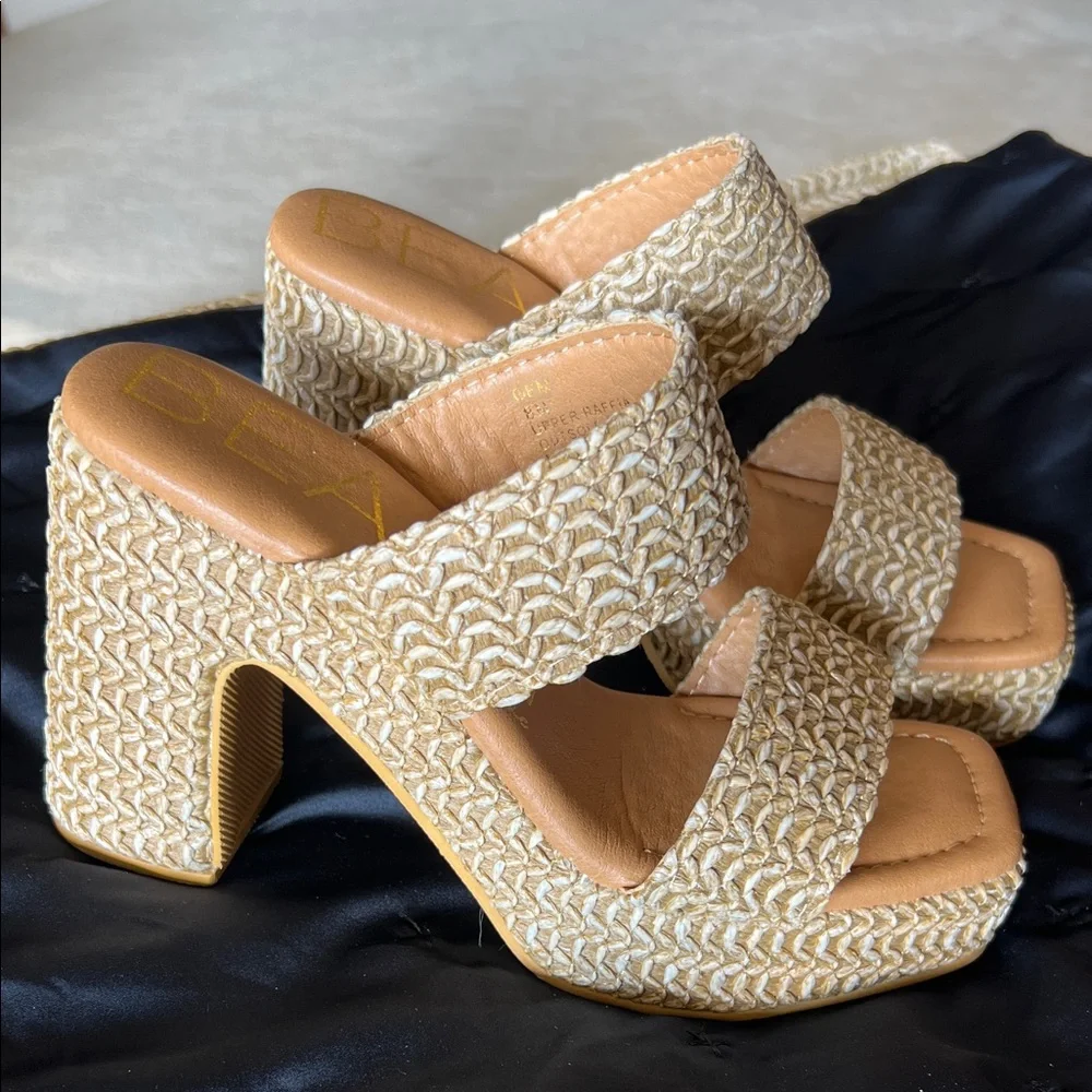 Elegant Tan Woven Sandals - Picture 2 of 5